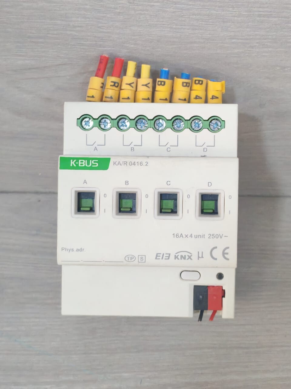 K-BUS KA/R 0416.2 KNX Switch Actuator