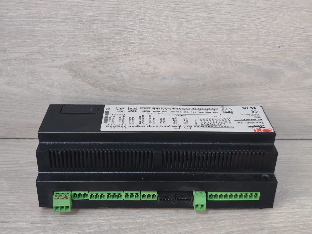 Danfoss 084B8007 Danfoss AK-PC 530 Capacity Controller 084B8007 24Va.c 50/60Hz 8VA 5