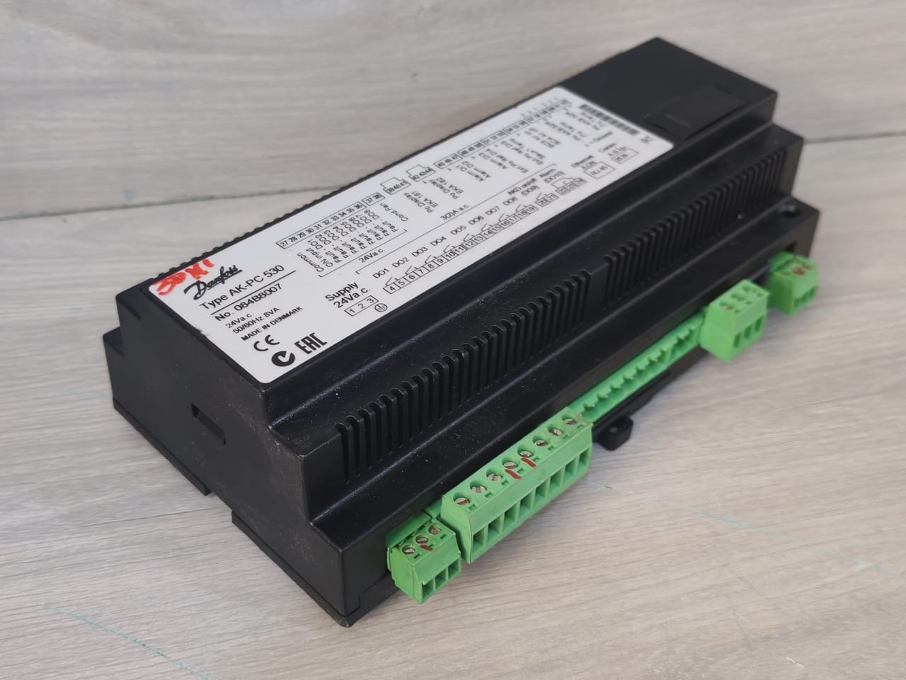 Danfoss 084B8007 Danfoss AK-PC 530 Capacity Controller 084B8007 24Va.c 50/60Hz 8VA 9