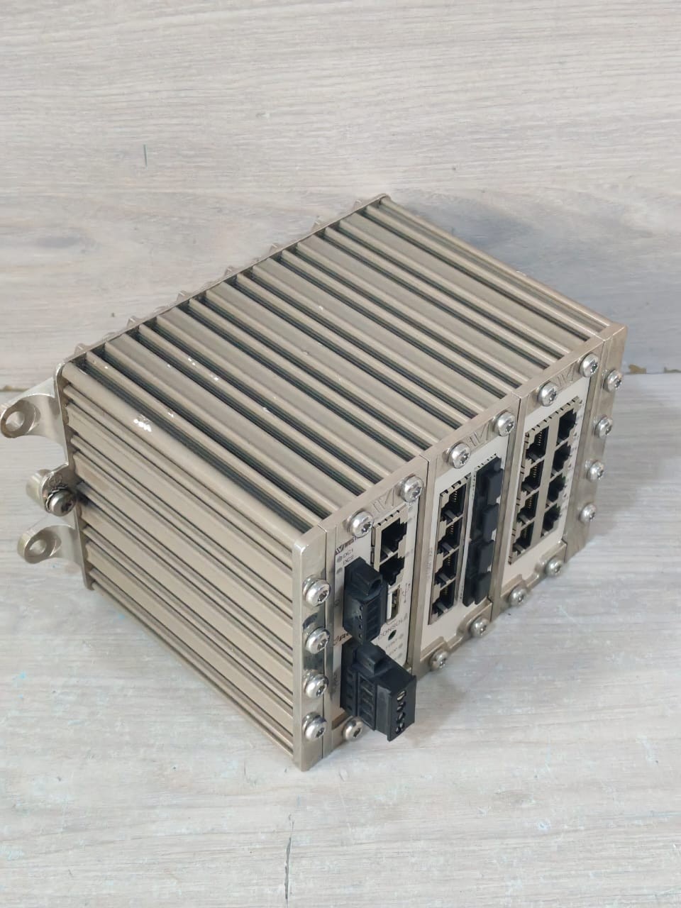 WESTERMO RFI-18-F4G-T4G 3641-3300 WESTERMO RFI-18-F4G-T4G 3641-3300 20-48V INDUSTRIAL ETHERNET SWITCH 4