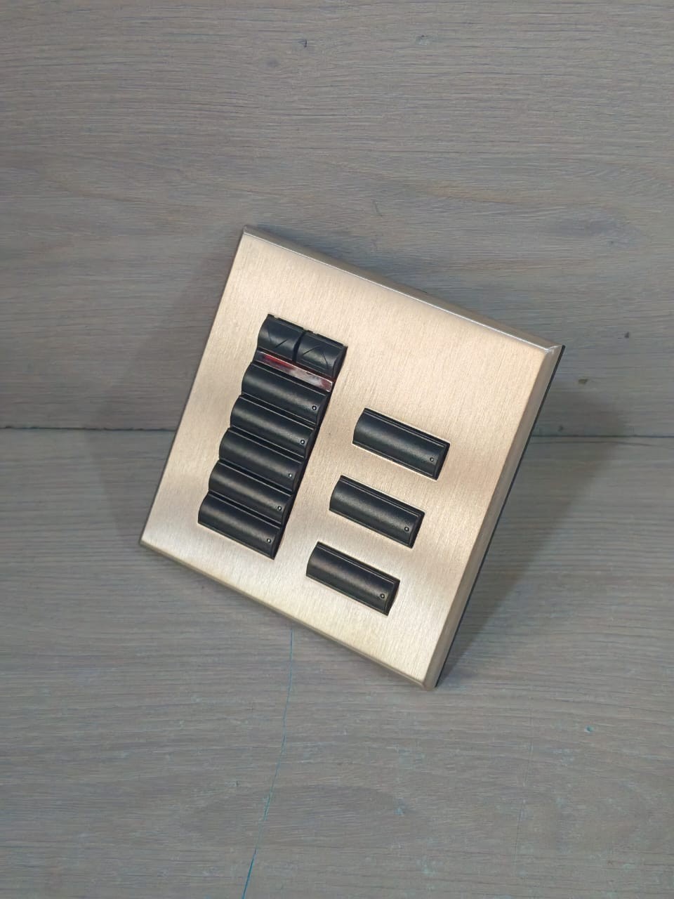 Lutron QSWE-8BRLIRN-SN LUTRON SEETOUCH QS QSWE-8BRLIRN-SN 8-WALL STATION BUTTONS 24V 4