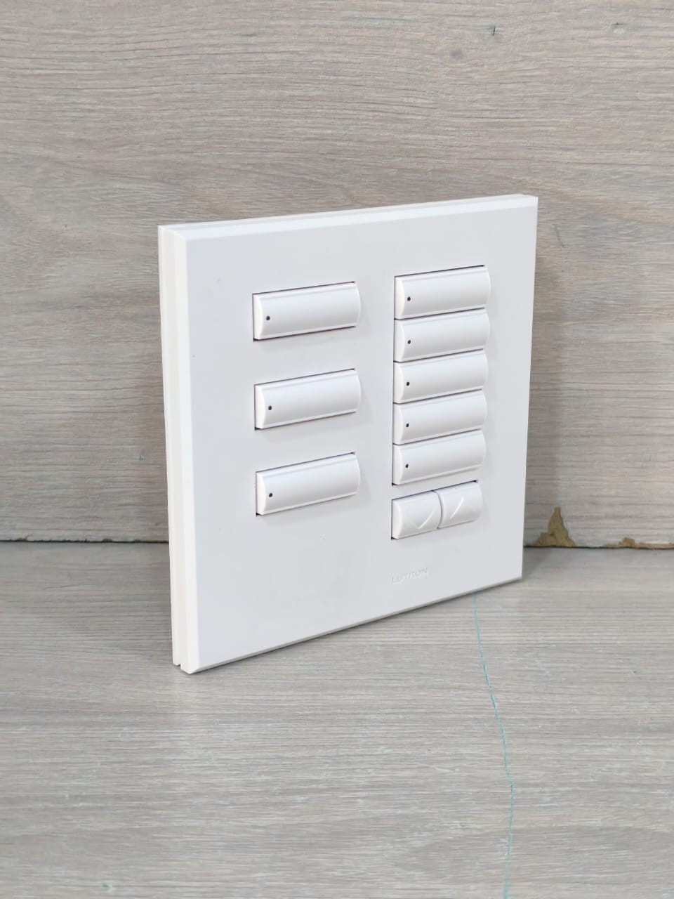Lutron QSWE-8BRLRN-AW LUTRON SEETOUCH QS QSWE-8BRLRN-AW 8-WALL STATION BUTTONS 24V 5