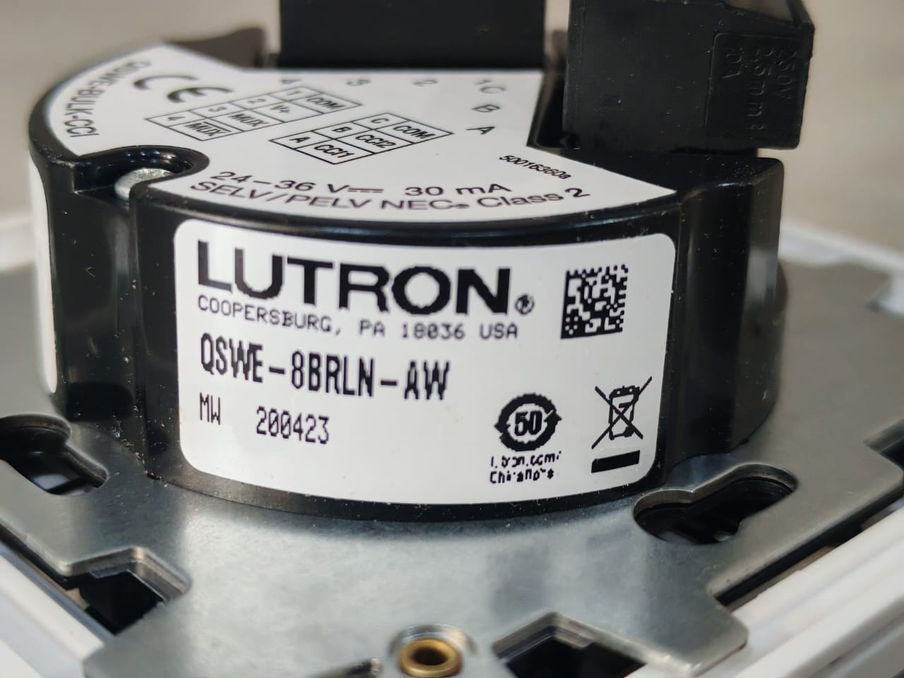 Lutron QSWE-8BRLRN-AW LUTRON SEETOUCH QS QSWE-8BRLRN-AW 8-WALL STATION BUTTONS 24V 8