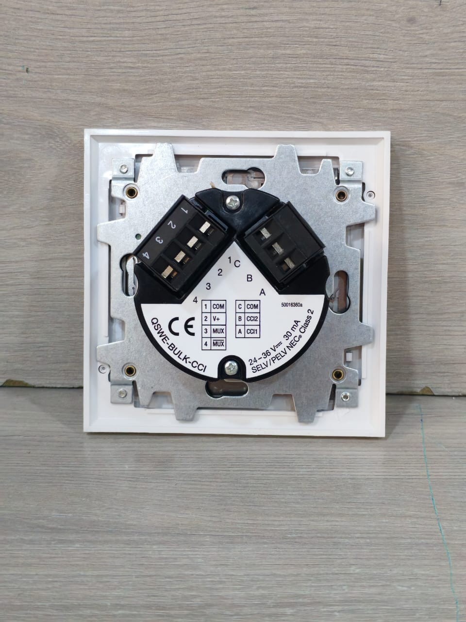 Lutron QSWE-8BRLRN-AW LUTRON SEETOUCH QS QSWE-8BRLRN-AW 8-WALL STATION BUTTONS 24V 10
