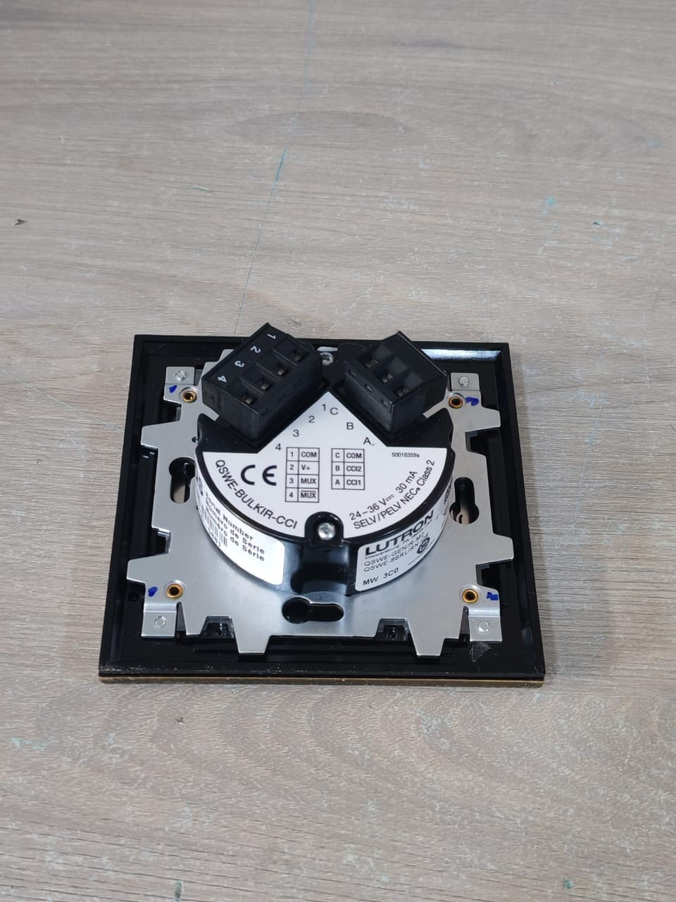Lutron QSWE-8BRLIRN-QB/QSWE-GENIR-M2 LUTRON SEETOUCH QS QSWE-8BRLIRN-QB/QSWE-GENIR-M2 8-WALL STATION BUTTONS 24V 9