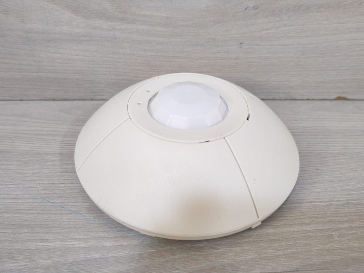 Lutron MOUNT-360 Lutron ULOS-CIR-1500-WH Occupancy Sensor Infrared Ceiling Mount 360° 3
