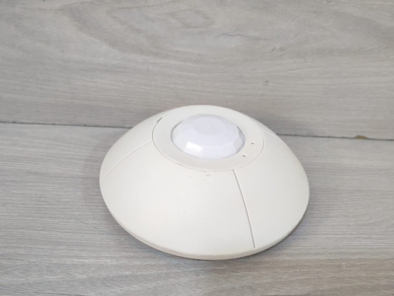 Lutron MOUNT-360 Lutron ULOS-CIR-1500-WH Occupancy Sensor Infrared Ceiling Mount 360° 4