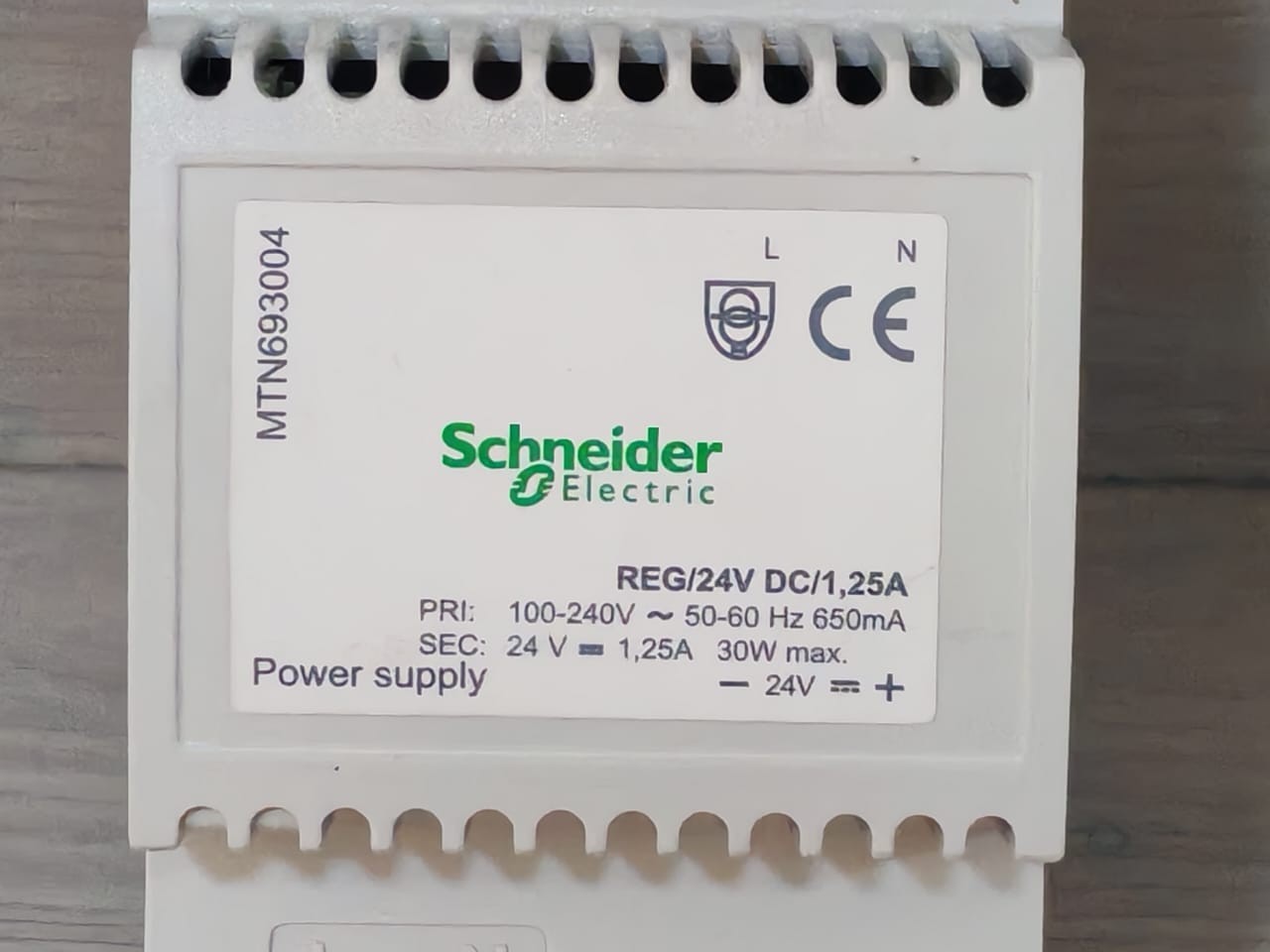 Schneider Electric MTN693004 Schneider Electric MTN693004 Power Supply Reg/24V/ DC/1,25A 3
