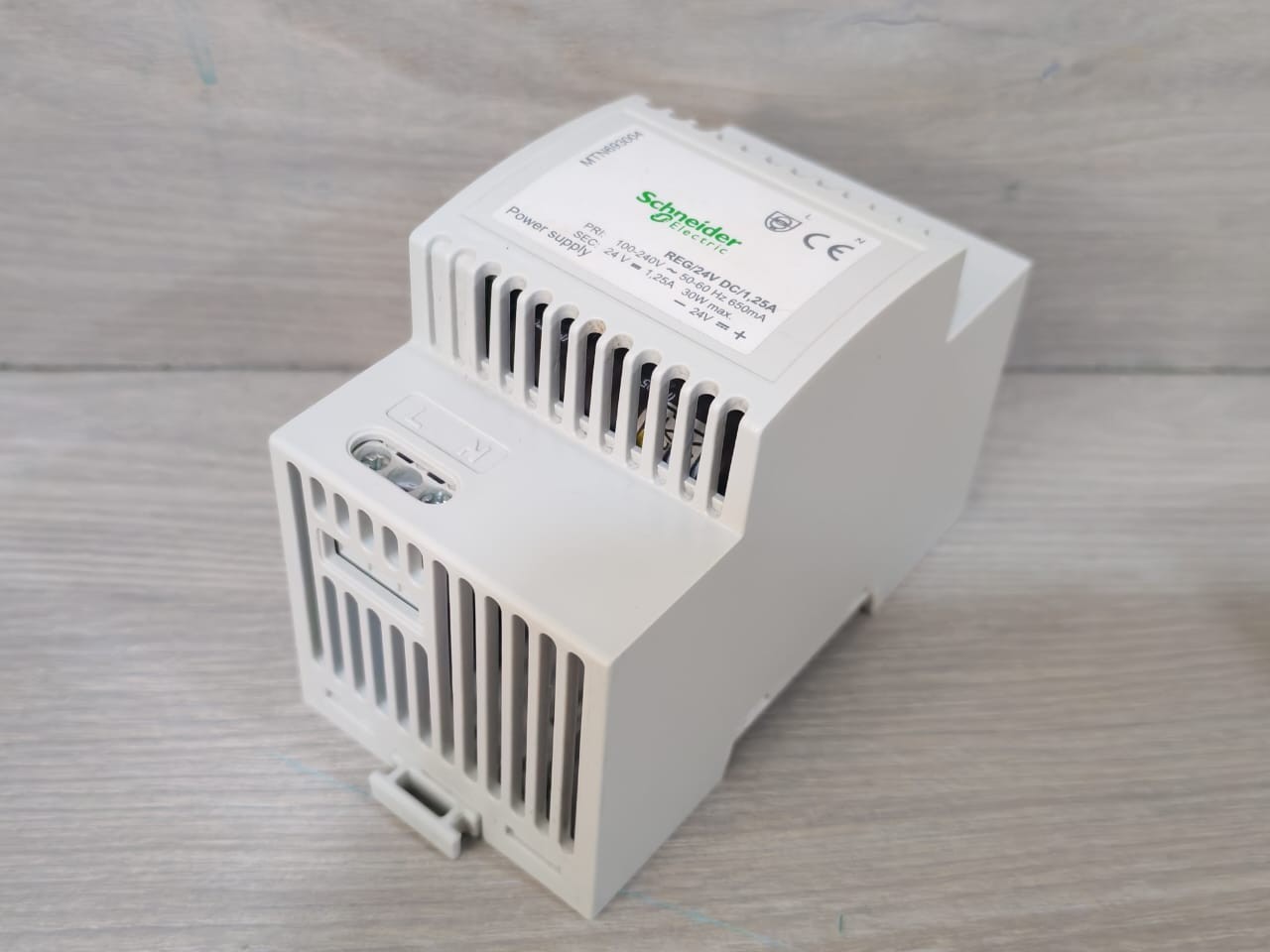 Schneider Electric MTN693004 Schneider Electric MTN693004 Power Supply Reg/24V/ DC/1,25A 9