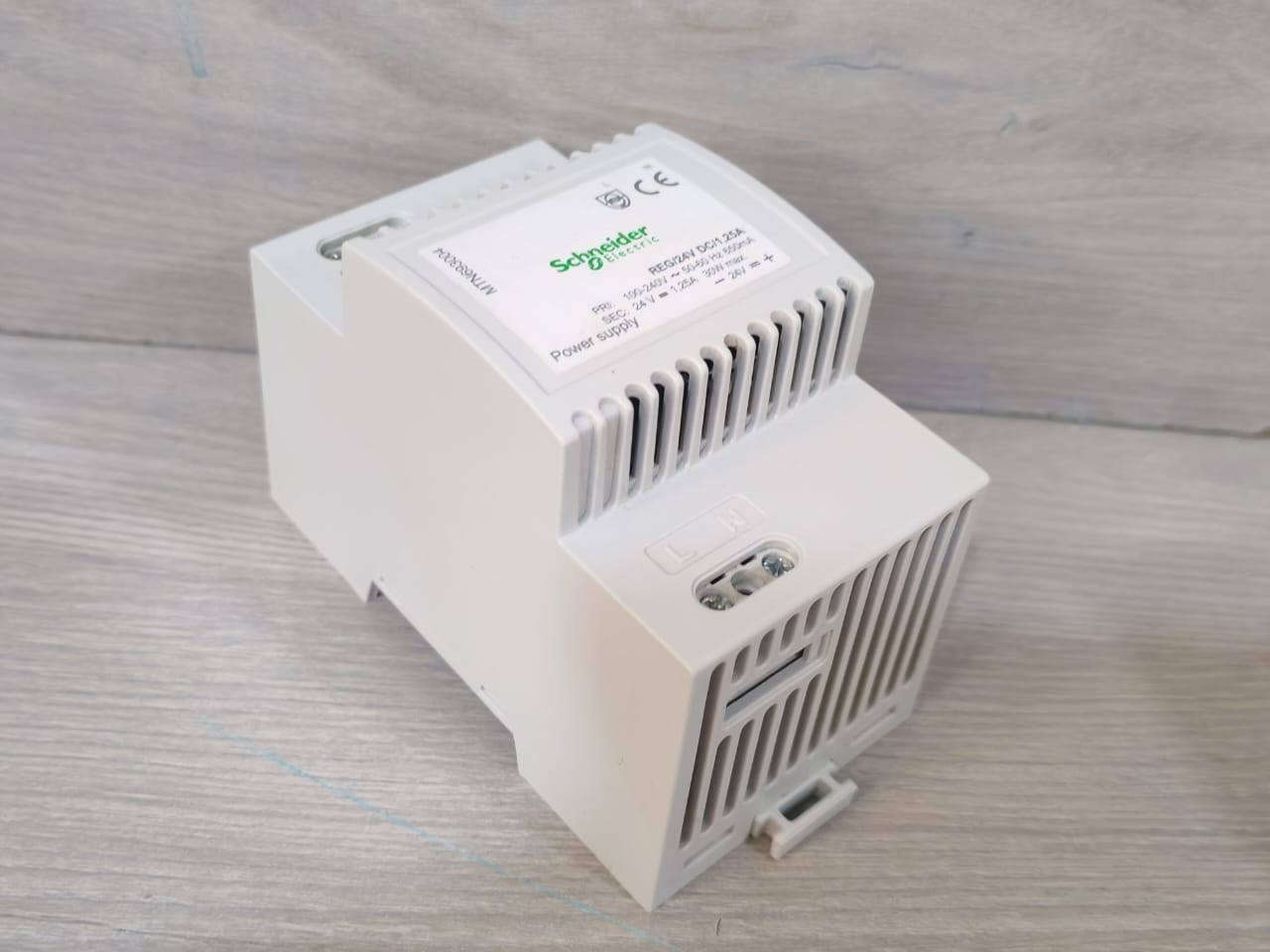 Schneider Electric MTN693004 Schneider Electric MTN693004 Power Supply Reg/24V/ DC/1,25A 10