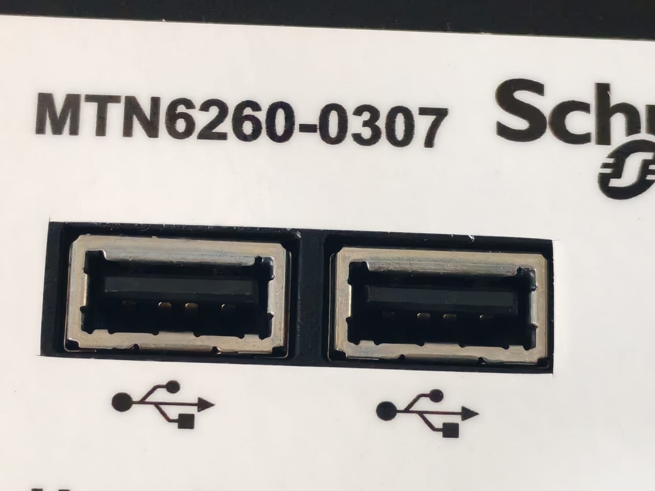 Schneider Electric MTN6260-0307 Schneider Electric MTN6260-0307 Ver.3 U.Motion Client Touch 7 4