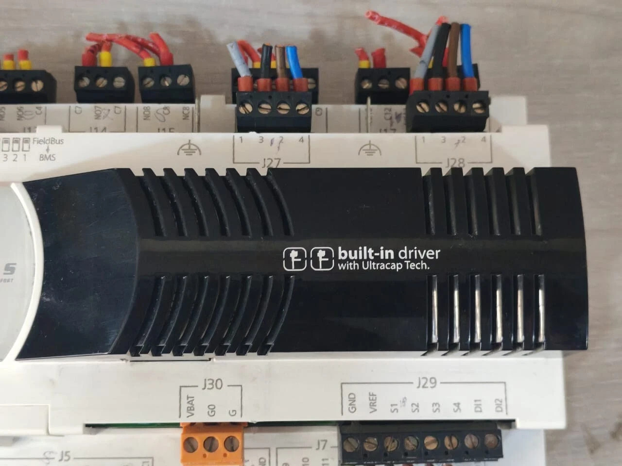 RHOSS CAREL P+5RHB0B060M0 REV 2.119 RHOSS CAREL P+5RHB0B060M0 REV 2.119 BUILT-IN DRIVER W/ ULTRACAP TECH 24V 6