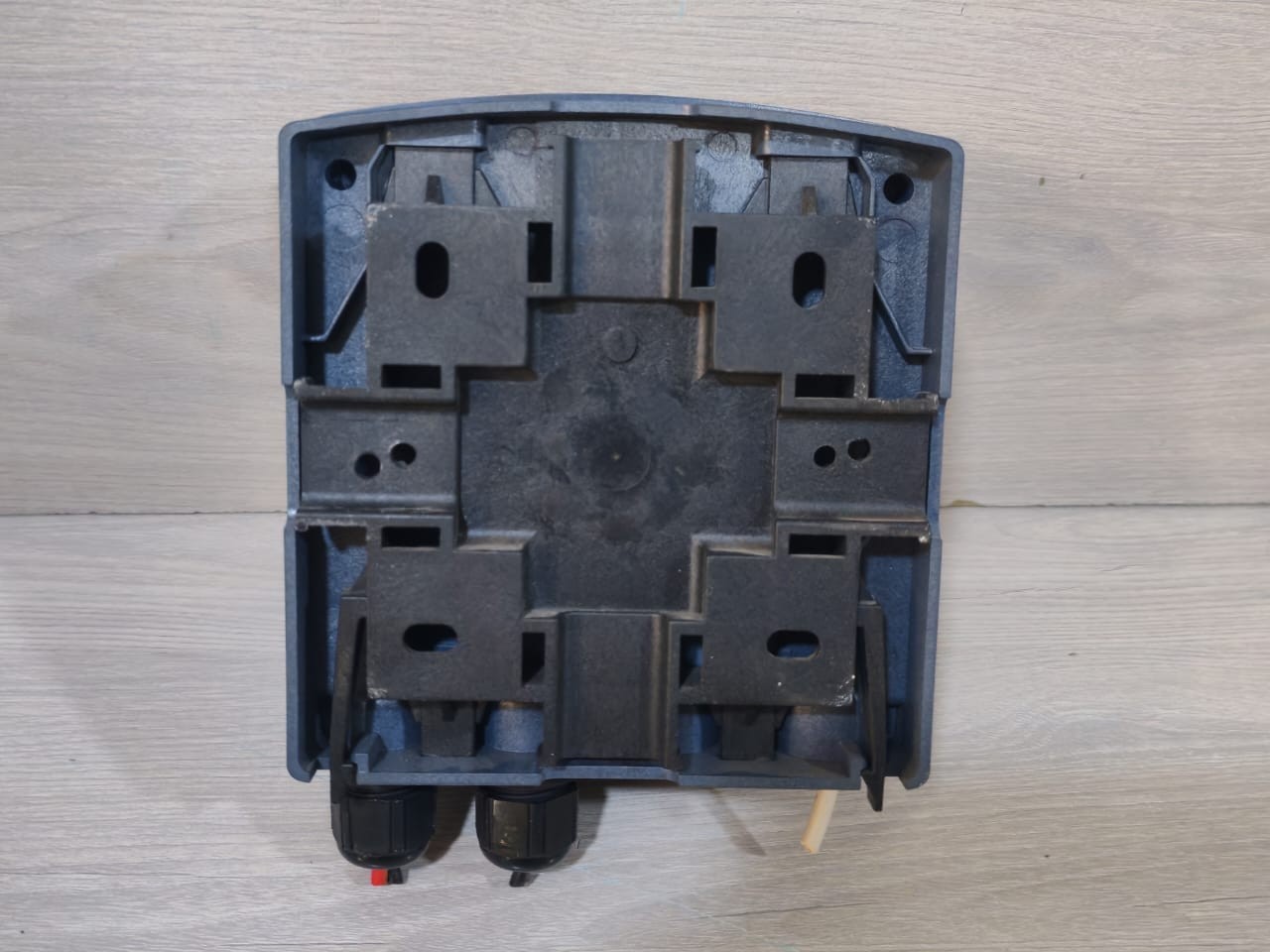 PROMINENT DCCAW006L30010EN Prominent DCCAW006L30010EN Cond_C Compact Controller 8