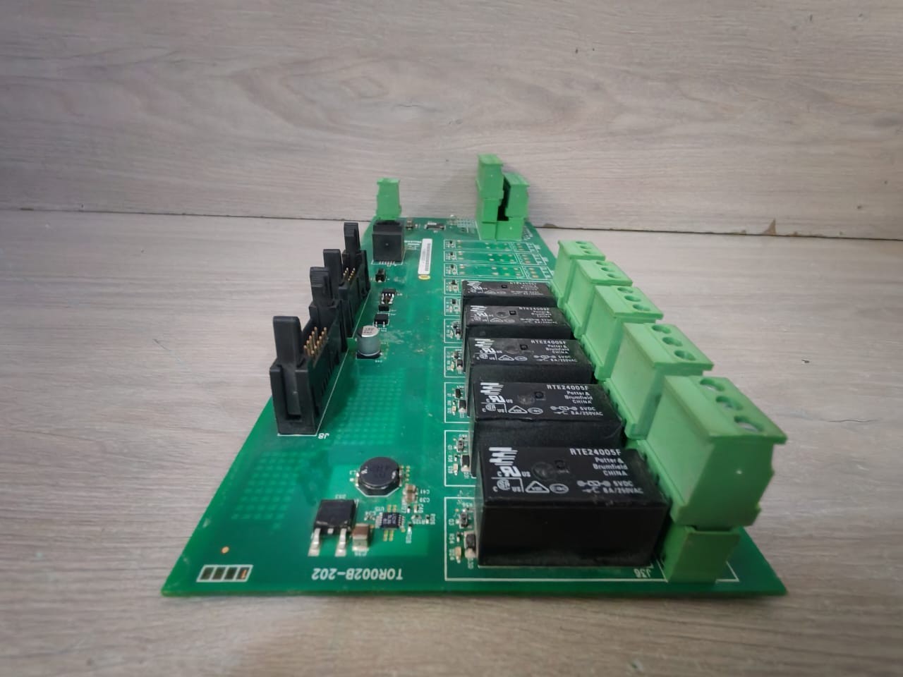 Unbranded 1608VI9 0251 T0R002B-202 PCB Board 1608VI9 0251 8
