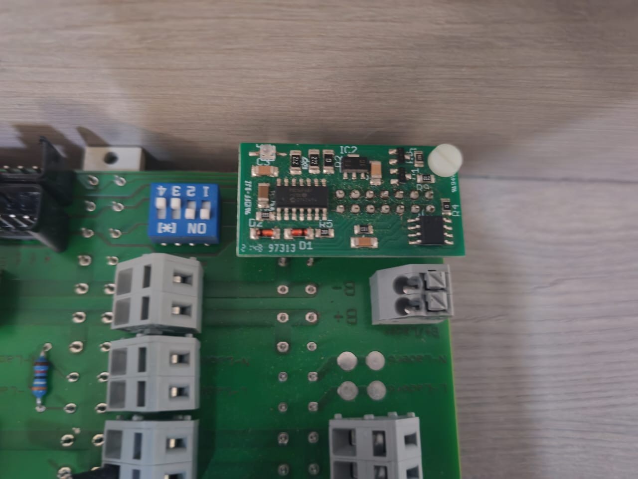Unbranded BUS-NA-0207 BUS-NA-0207 6 SLOT RACK BOARD 2