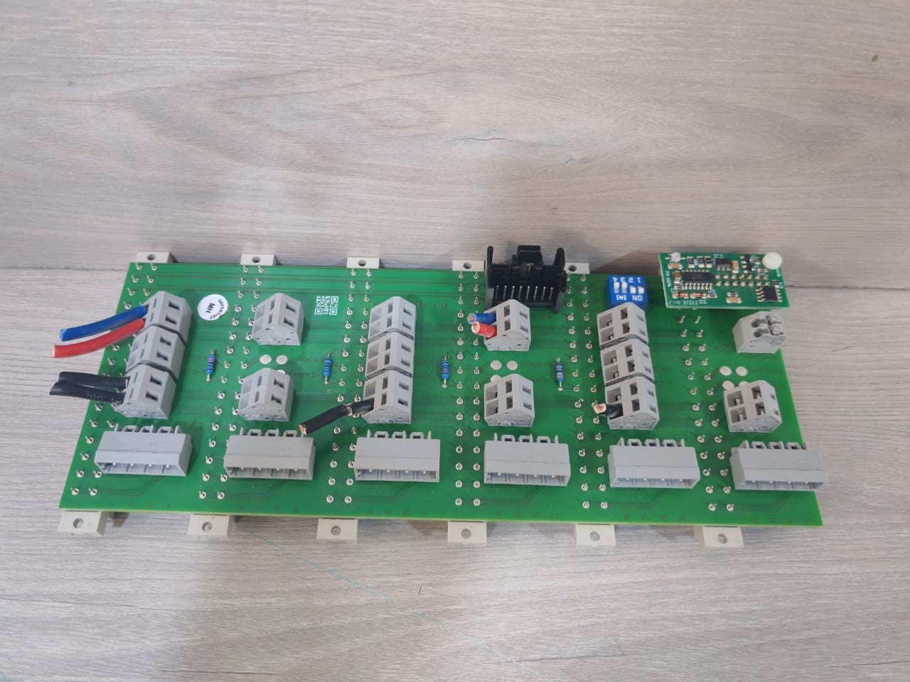 Unbranded BUS-NA-0207 BUS-NA-0207 6 SLOT RACK BOARD 3