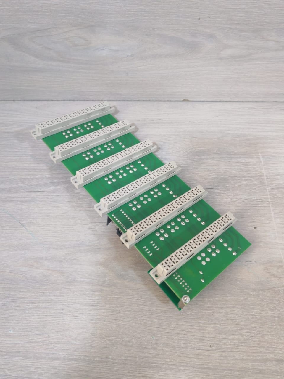 Unbranded BUS-NA-0207 BUS-NA-0207 6 SLOT RACK BOARD 4