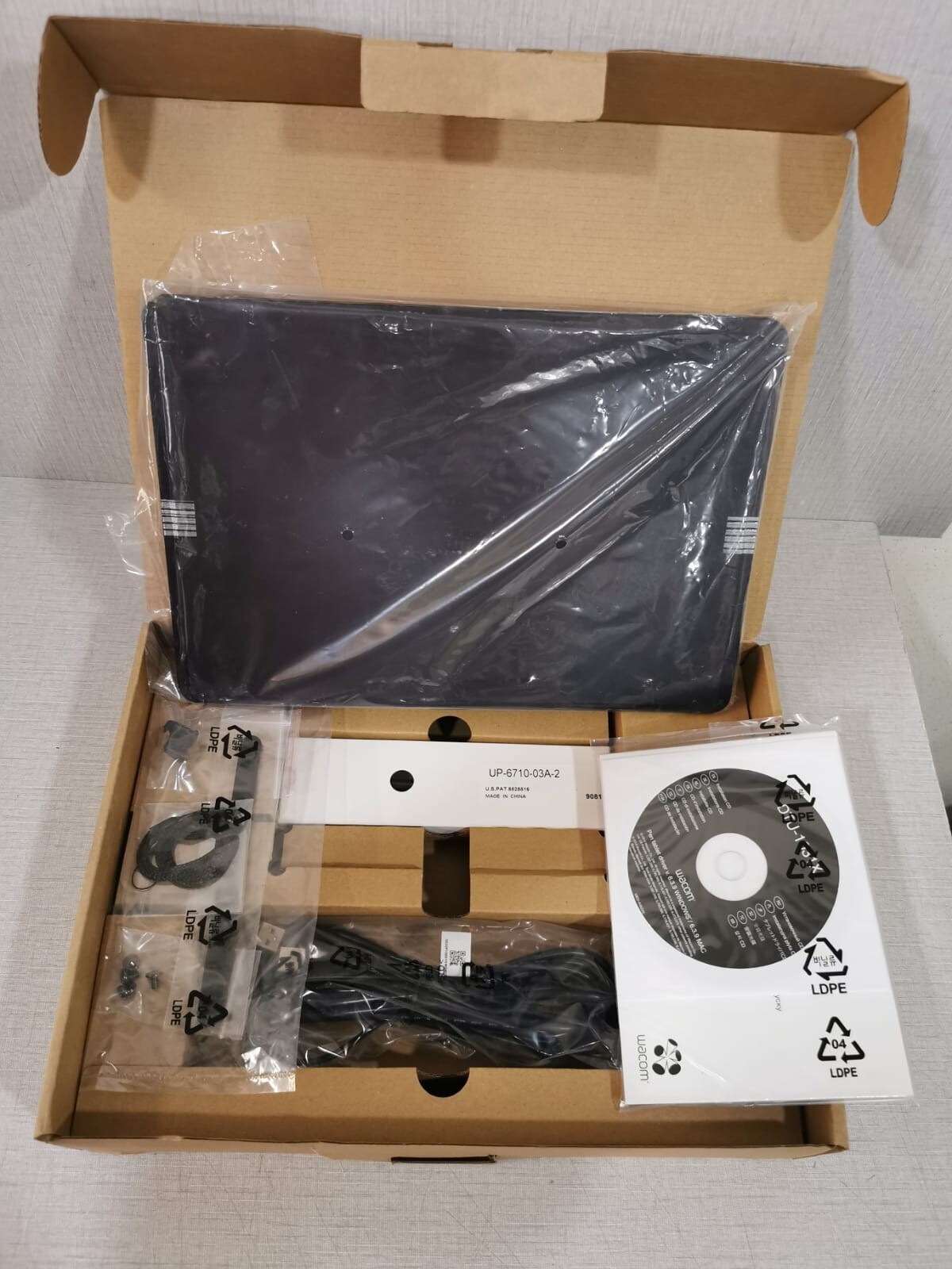 Wacom DTU-1031X WACOM DTU-1031X LCD Tablet InterActive Pen Display 2