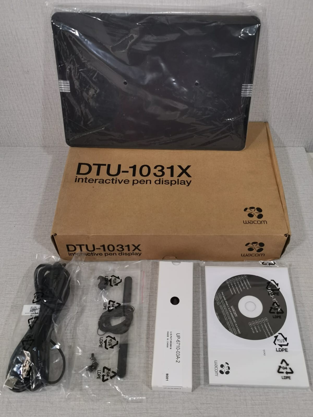 WACOM DTU-1031X LCD Tablet InterActive Pen Display