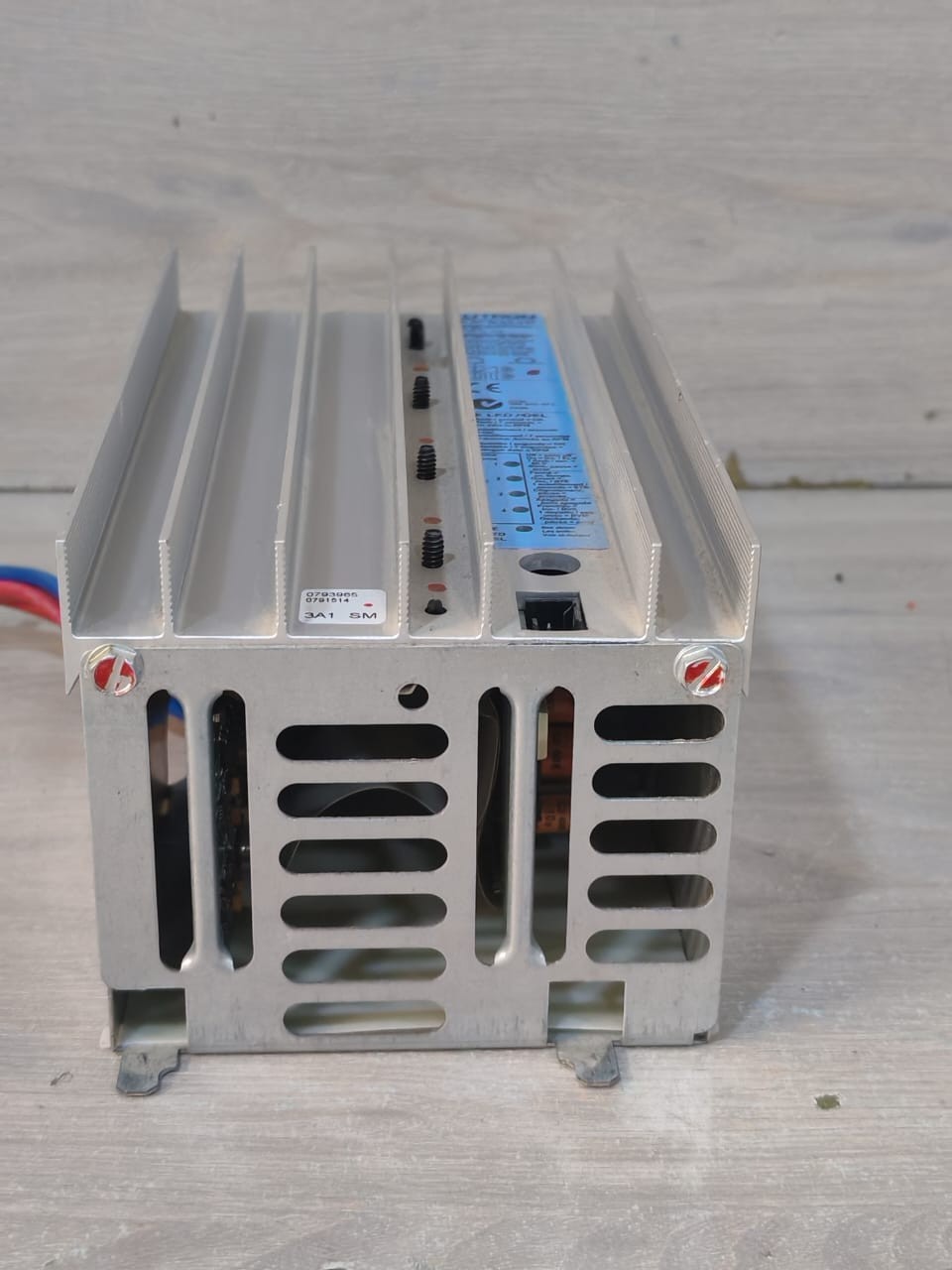 Lutron LP-RPM-4A-230 LUTRON LP-RPM-4A-230 REMOTE POWER MODULE 220-240V 6