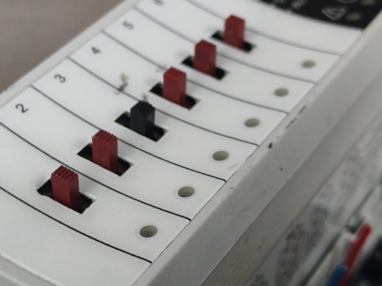 Honeywell HONEYWELL XFR824A HONEYWELL XFR824A BINARY INPUT MODULE WITH XSU824-25 BASE 3