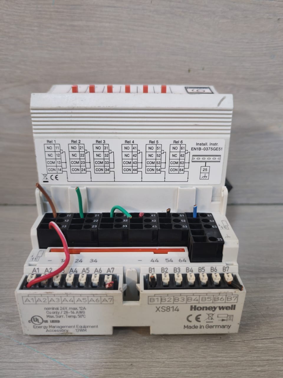 Honeywell HONEYWELL XFR824A HONEYWELL XFR824A BINARY INPUT MODULE WITH XSU824-25 BASE 5