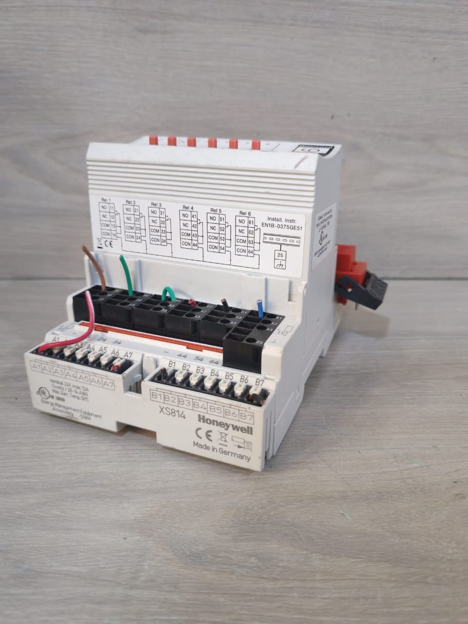 Honeywell HONEYWELL XFR824A HONEYWELL XFR824A BINARY INPUT MODULE WITH XSU824-25 BASE 9