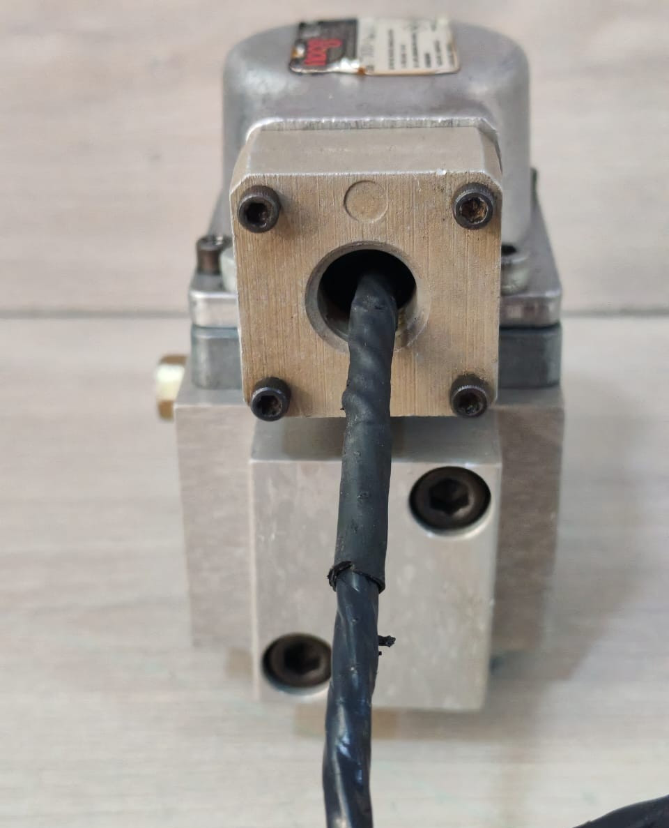 MOOG 771K200-2 MOOG CONTROLS 771K200-2 ELECTROHYDRAULIC SERVO VALVE 10