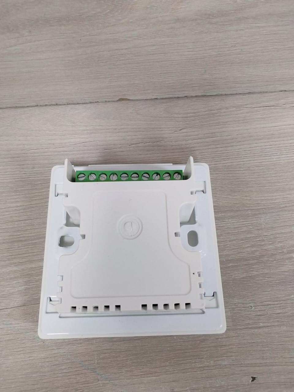 Carrier CARRIER THT420M CARRIER THT420M DCBL FAN COIL UNIT-ROOM THERMOSTAT 8