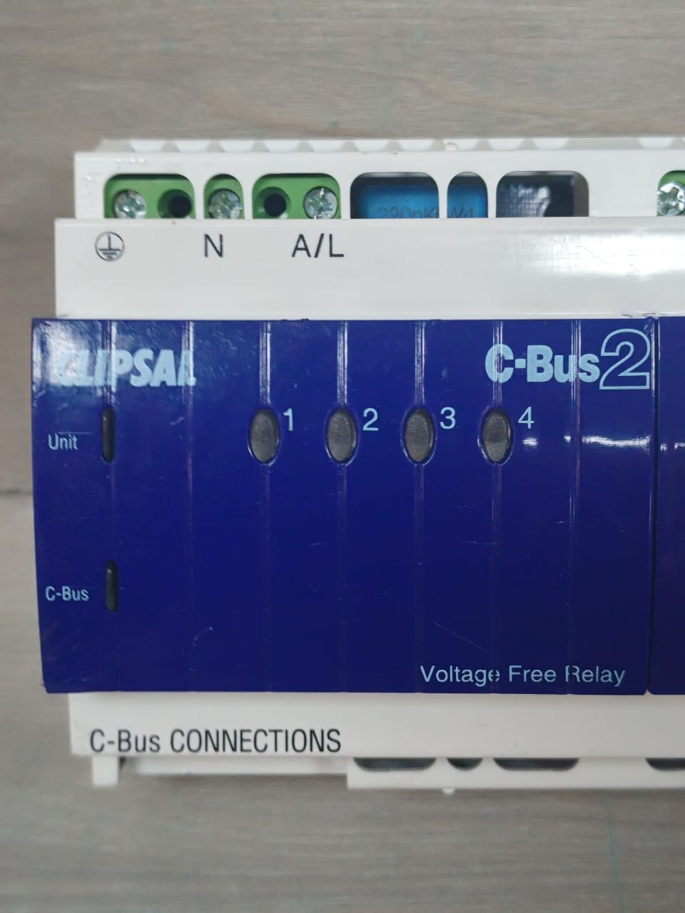 Clipsal L5504RVF20 / LE5504TRVF20 CLIPSAL C-BUS2 L5504RVF20 / LE5504TRVF20 4-CHANNEL VOLTAGE FREE RELAY (MFG-2009) 2