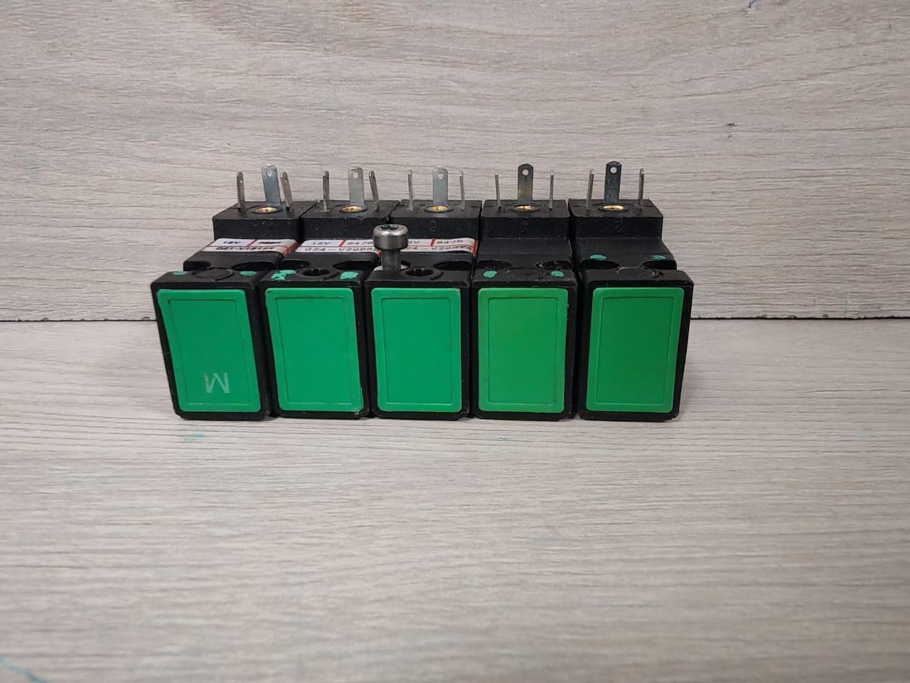 ACL ACL FT0028564-101 ACL FT0028564-101 0-10 BAR DN 0.8 SOLENOID VALVE COIL 12V DC 2,5W 3