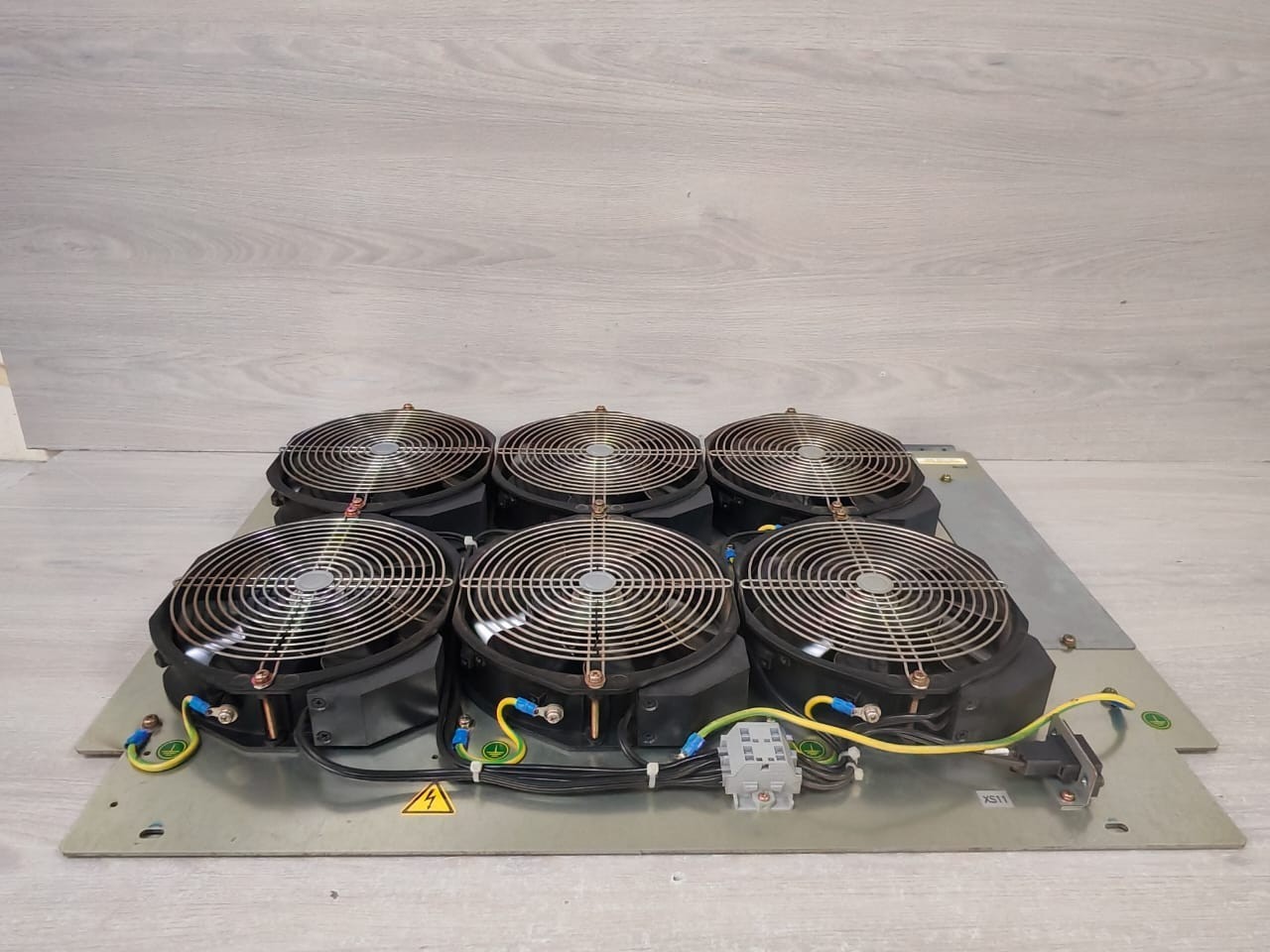Fanuc A04B-0815-D371 Fanuc A04B-0815-D371 Cooling Fan Unit 7