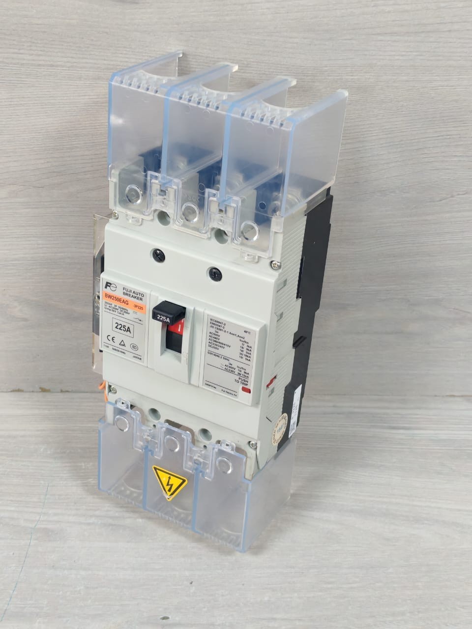 Fuji Electric BW250EAG-3P225 FUJI ELECTRIC BW250EAG-3P225 AUTO BREAKER AC690V DC250V 7