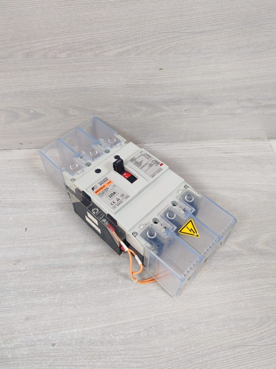 Fuji Electric BW250EAG-3P225 FUJI ELECTRIC BW250EAG-3P225 AUTO BREAKER AC690V DC250V 8