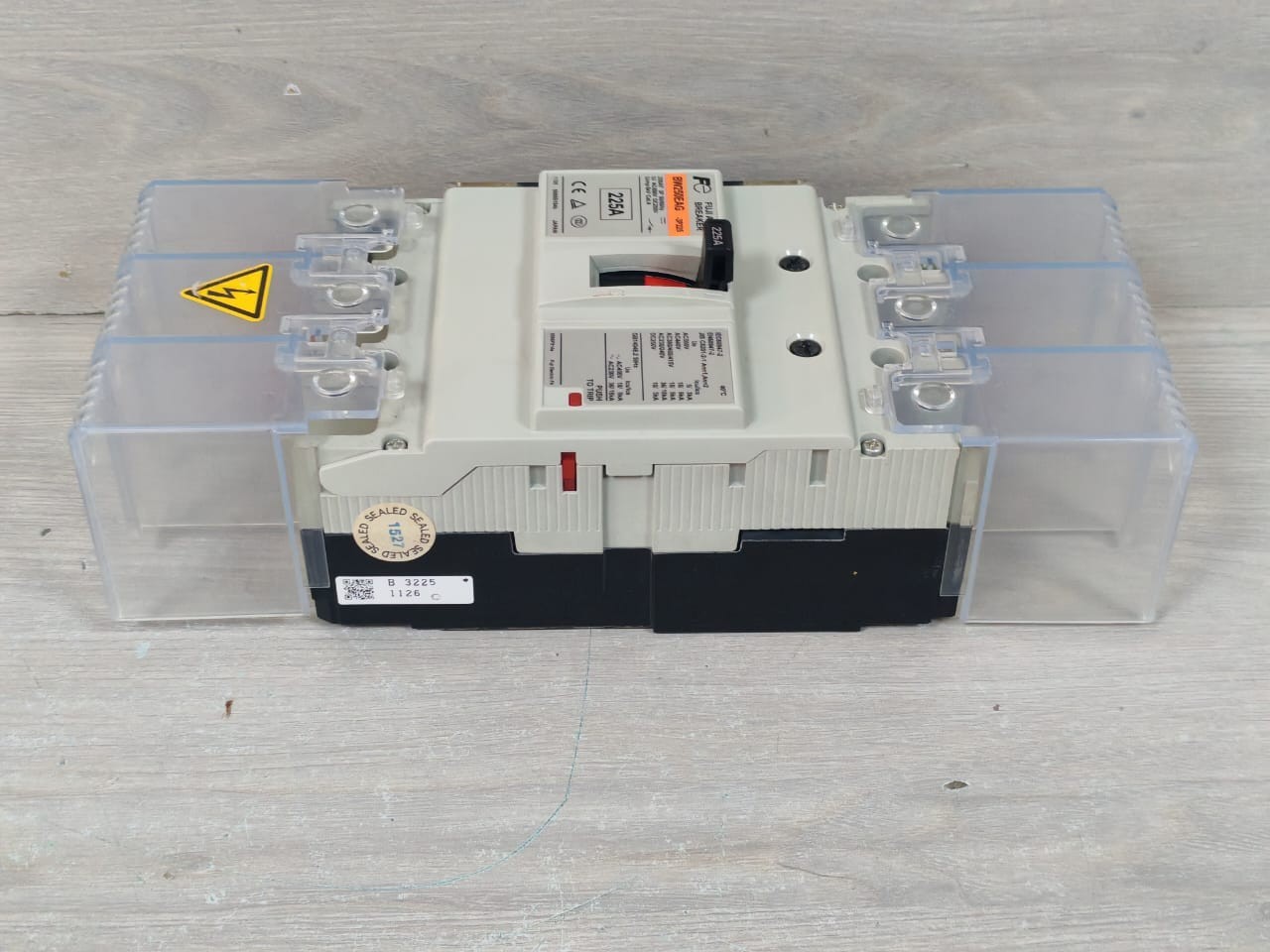 Fuji Electric BW250EAG-3P225 FUJI ELECTRIC BW250EAG-3P225 AUTO BREAKER AC690V DC250V 10