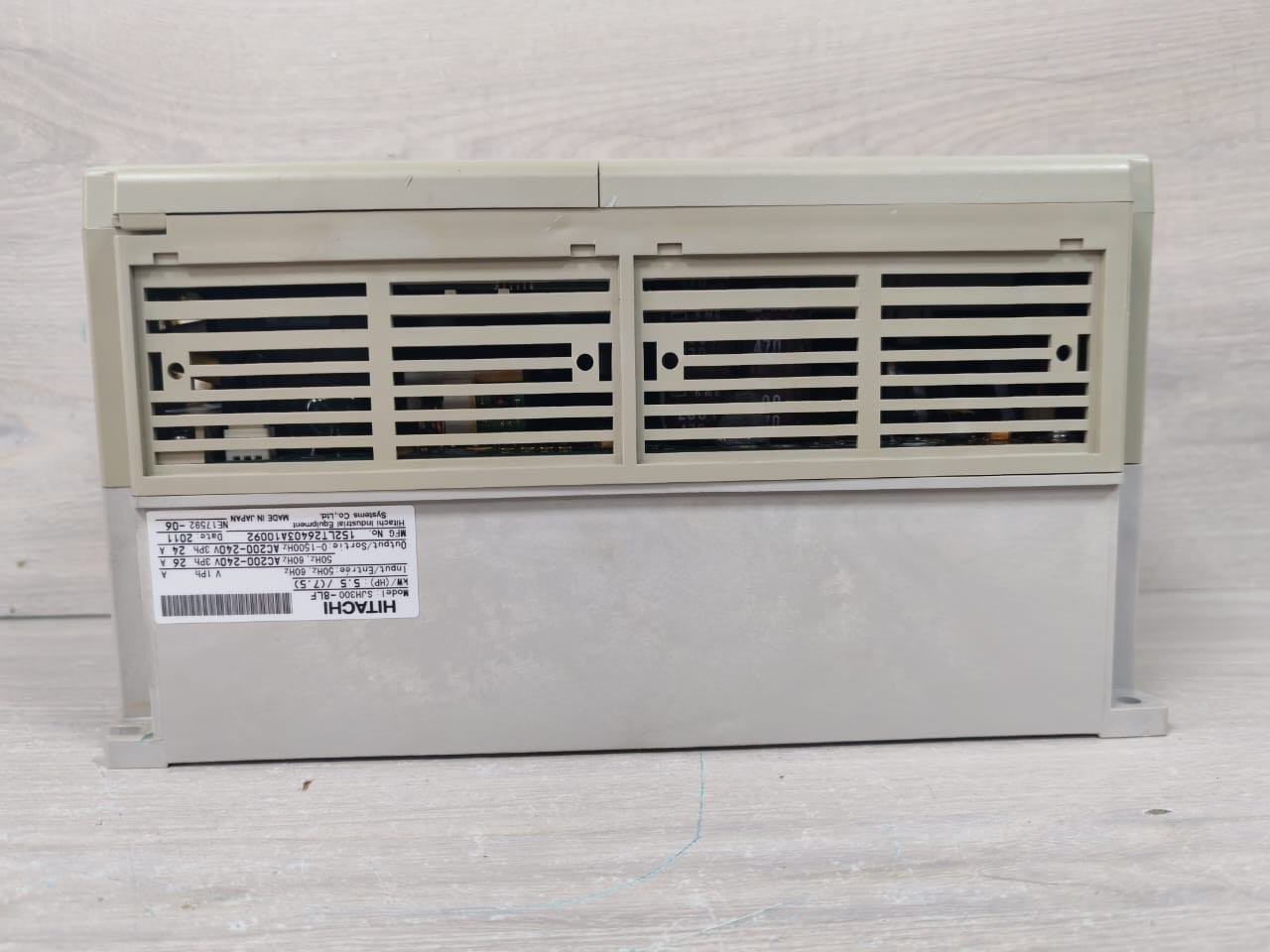 Hitachi SJH300-8LF HITACHI SJH300-8LF 5.5 KW 7.5 HP 4