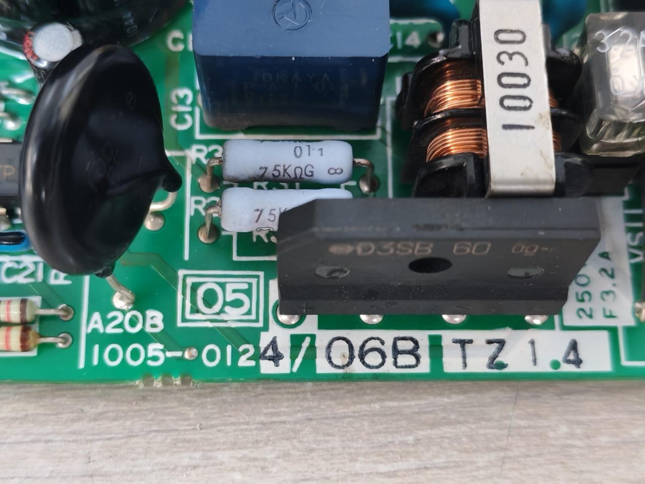 FANUC A20B I005-0124/06B TZ01.4 / A350-I005-T122/05 FANUC A20B I005-0124/06B TZ01.4 / A350-I005-T122/05 PCB CARD 4