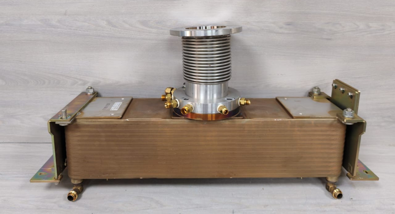 Fanuc A97L-0201-0439/B Fanuc A97L-0201-0439/B Laser Heat Exchanger 2