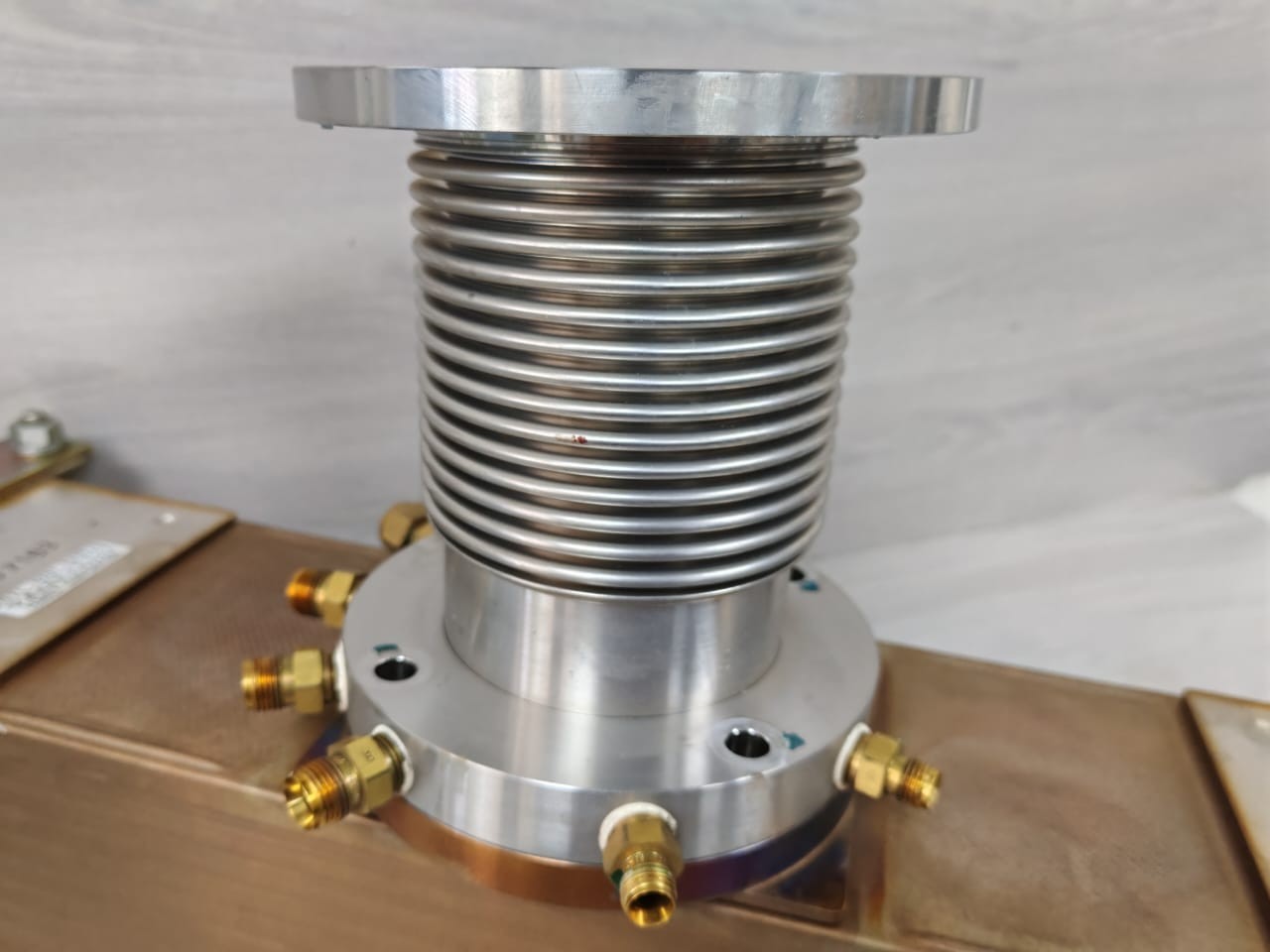 Fanuc A97L-0201-0439/B Fanuc A97L-0201-0439/B Laser Heat Exchanger 4