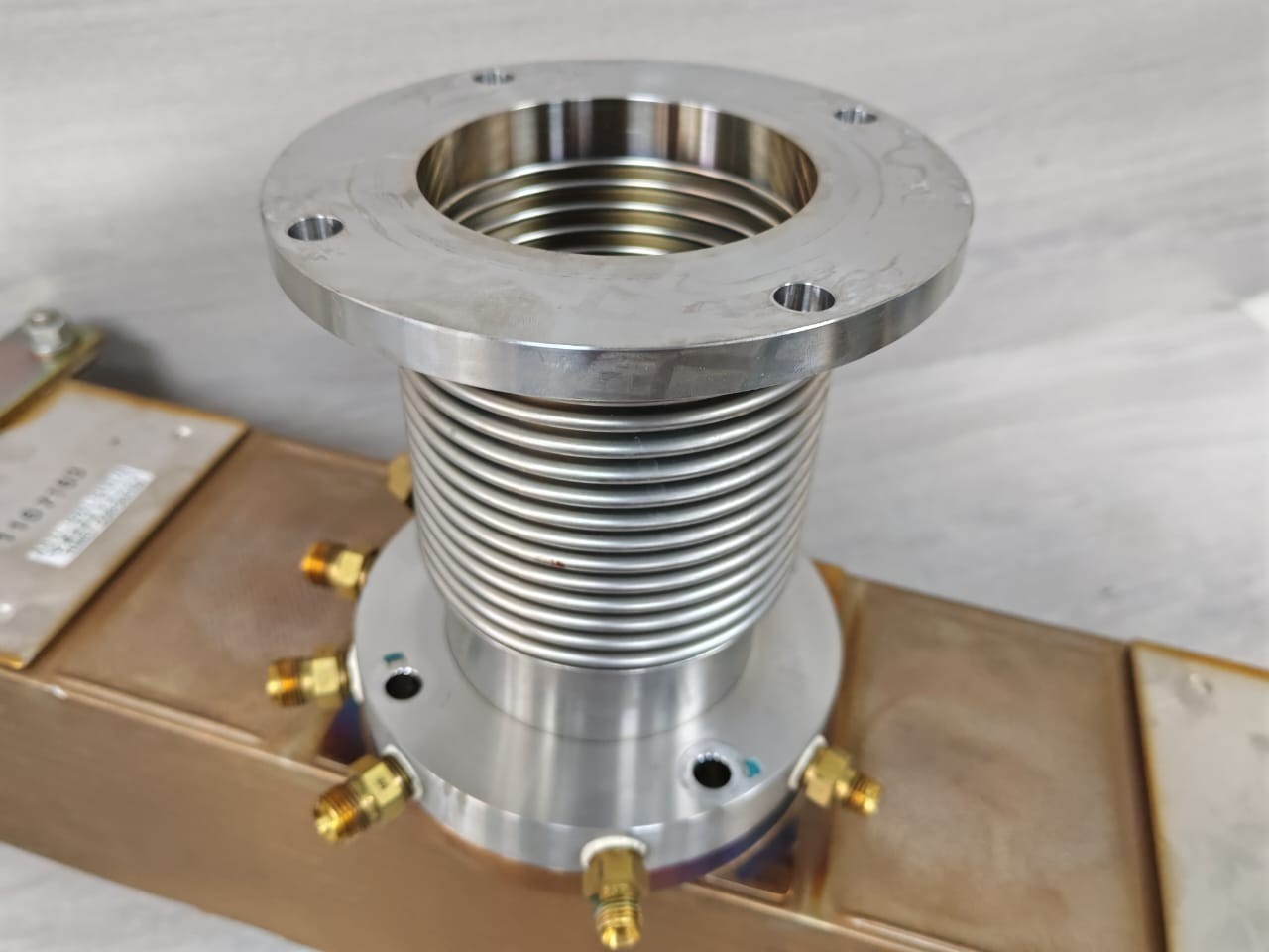 Fanuc A97L-0201-0439/B Fanuc A97L-0201-0439/B Laser Heat Exchanger 5