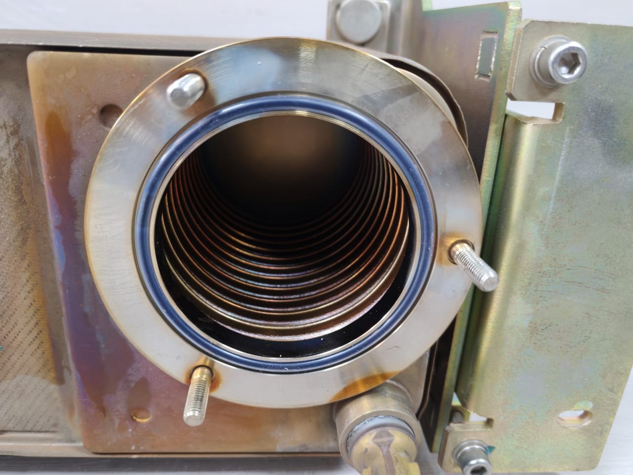 Fanuc A97L-0201-0439/B Fanuc A97L-0201-0439/B Laser Heat Exchanger 10