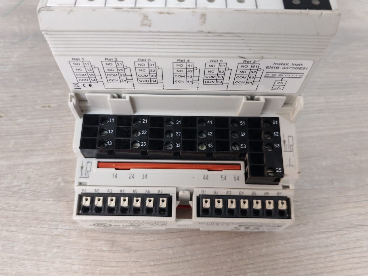 Honeywell XF824A WITH XSU824-25 BASE HONEYWELL XF824A BINARY INPUT MODULE WITH XSU824-25 BASE 24V 5