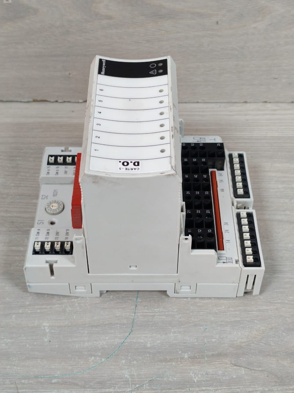 Honeywell XF824A WITH XSU824-25 BASE HONEYWELL XF824A BINARY INPUT MODULE WITH XSU824-25 BASE 24V 6