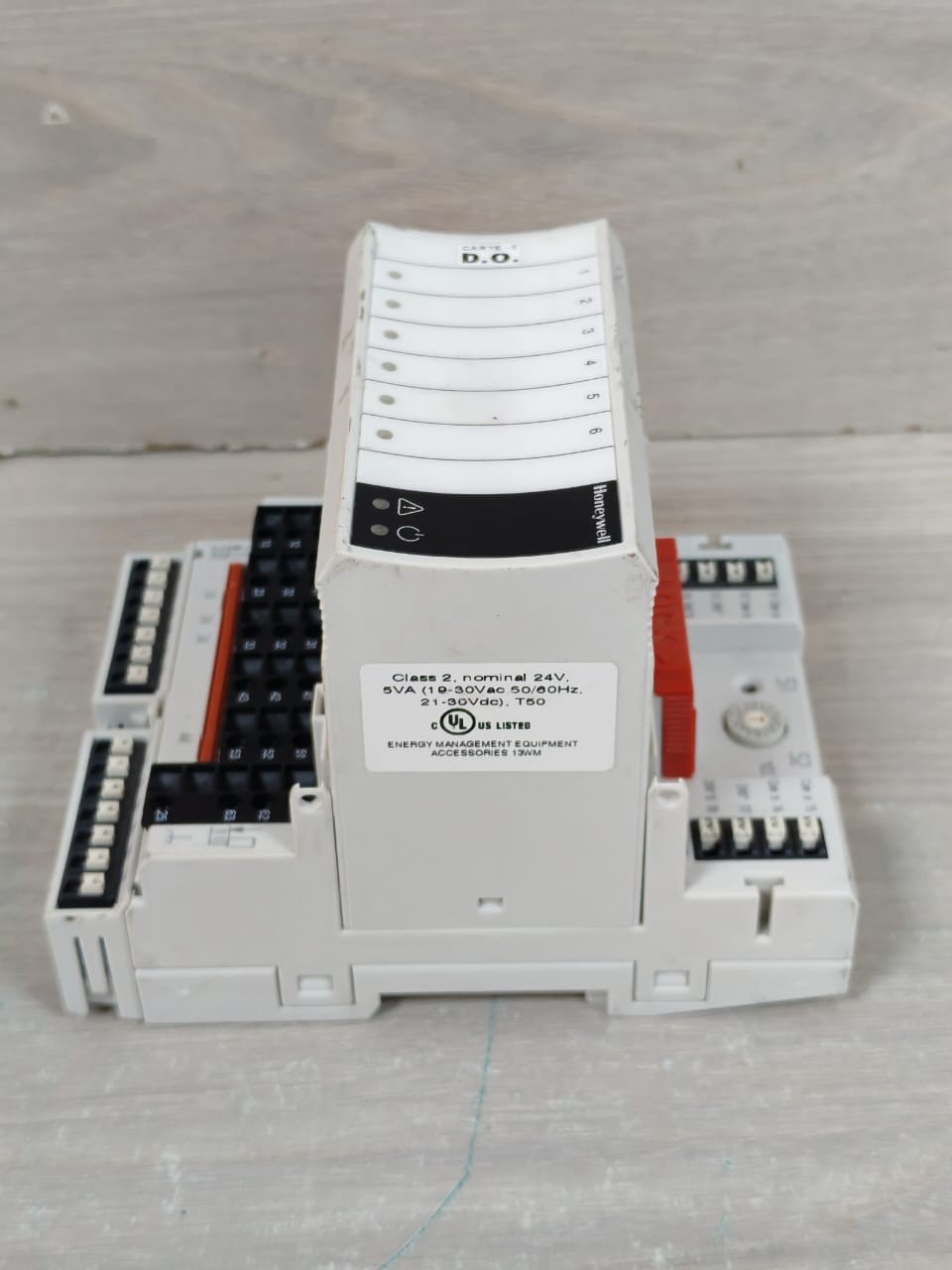Honeywell XF824A WITH XSU824-25 BASE HONEYWELL XF824A BINARY INPUT MODULE WITH XSU824-25 BASE 24V 7