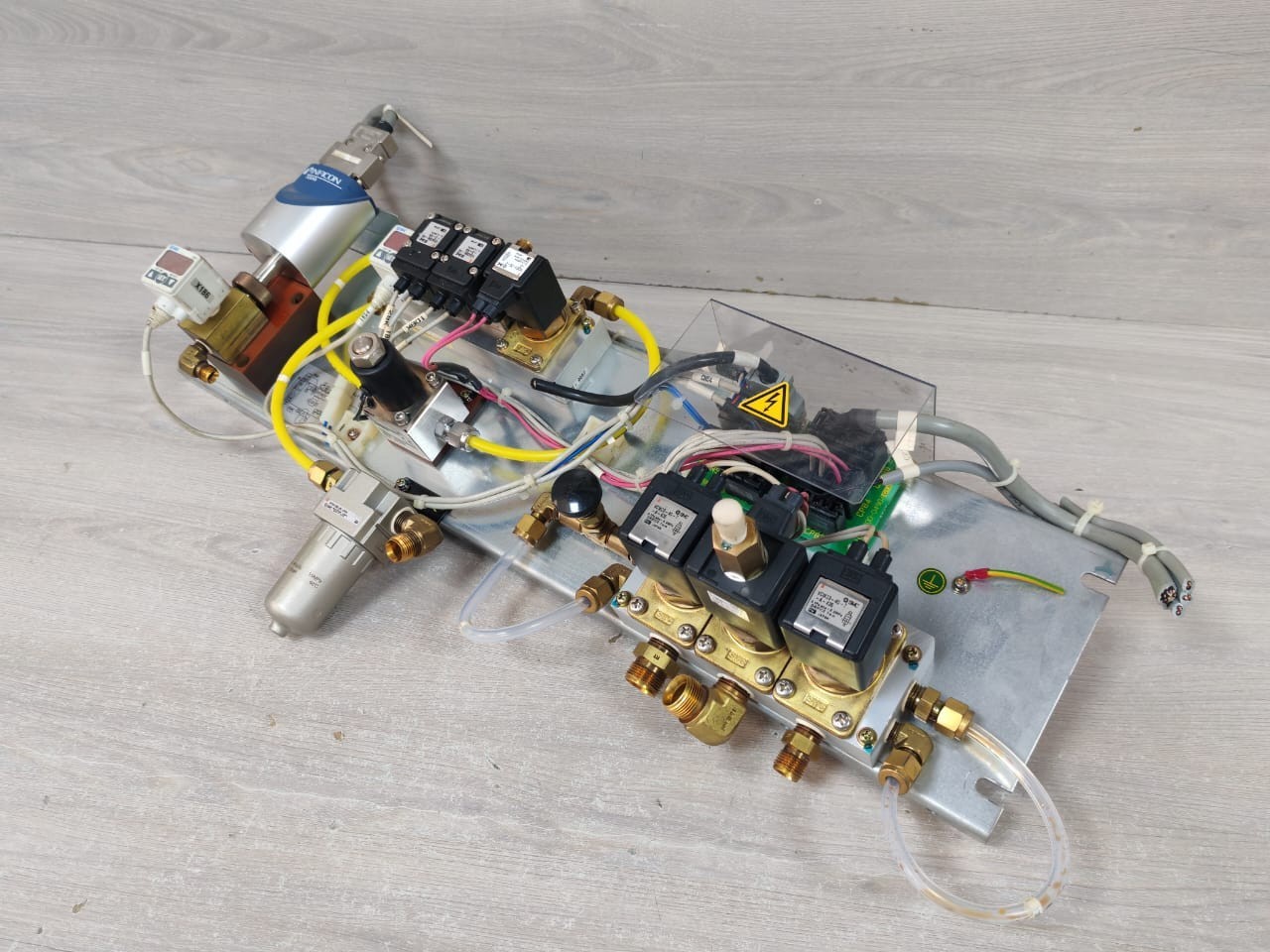 Fanuc A04B-0815-C403 FANUC A04B-0815-C403 GAS EXHAUST CONTROLLER 3