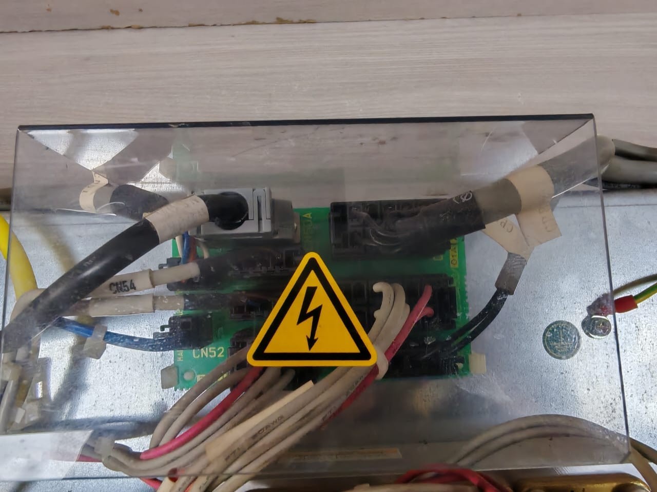 Fanuc A04B-0815-C403 FANUC A04B-0815-C403 GAS EXHAUST CONTROLLER 9