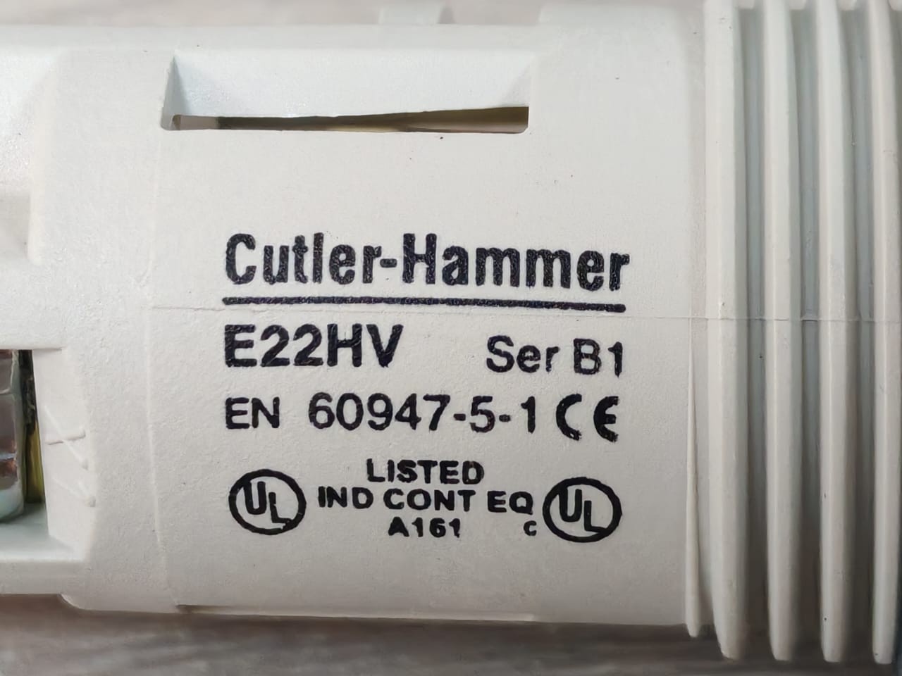 Eaton E22HVP5X4 Eaton Cutler-Hammer E22HVP5X4 White Monoblock Indicating Light Unit 3