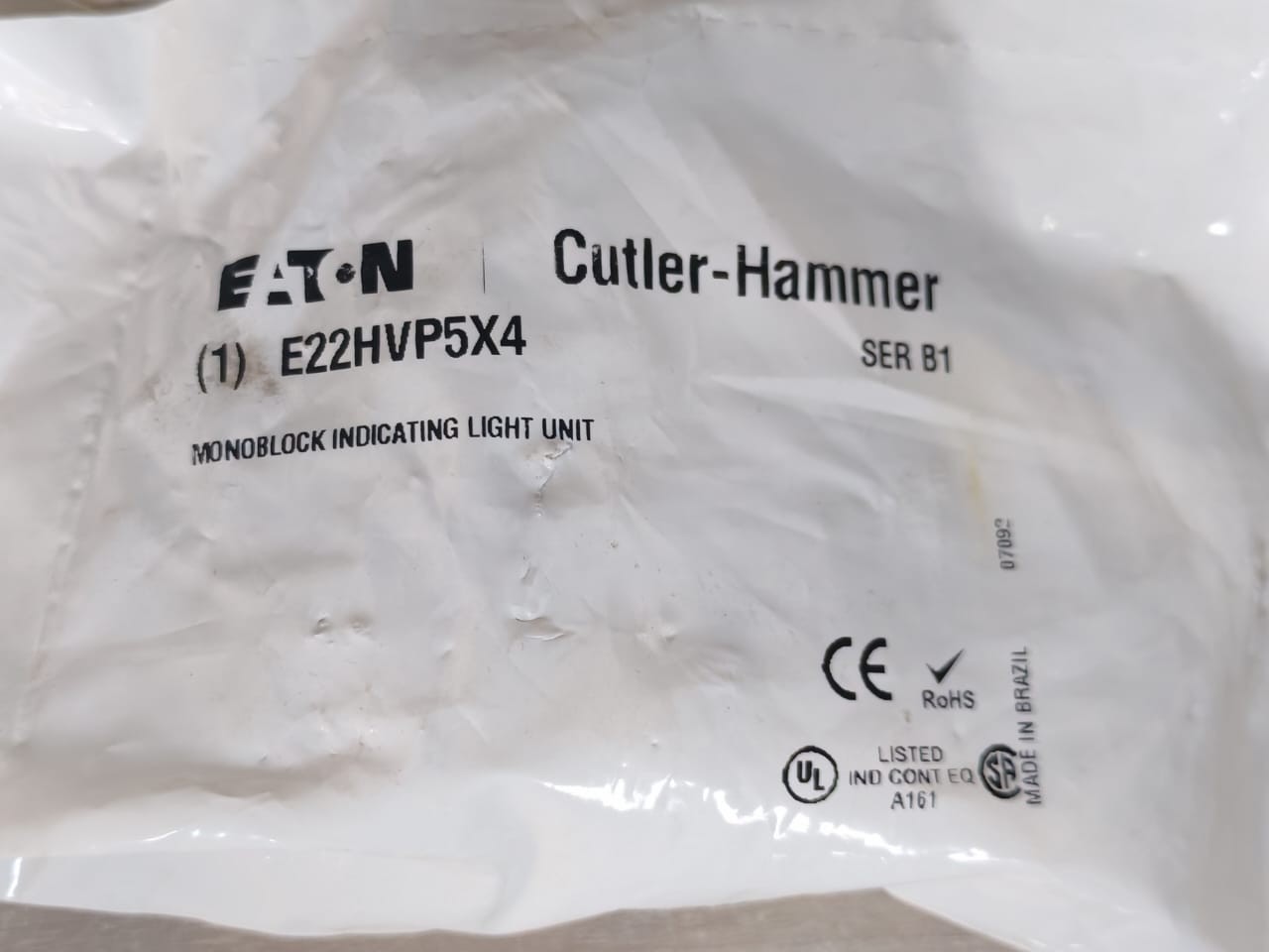 Eaton E22HVP5X4 Eaton Cutler-Hammer E22HVP5X4 White Monoblock Indicating Light Unit 8