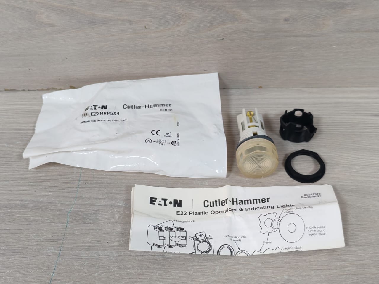 Eaton Cutler-Hammer E22HVP5X4 White Monoblock Indicating Light Unit