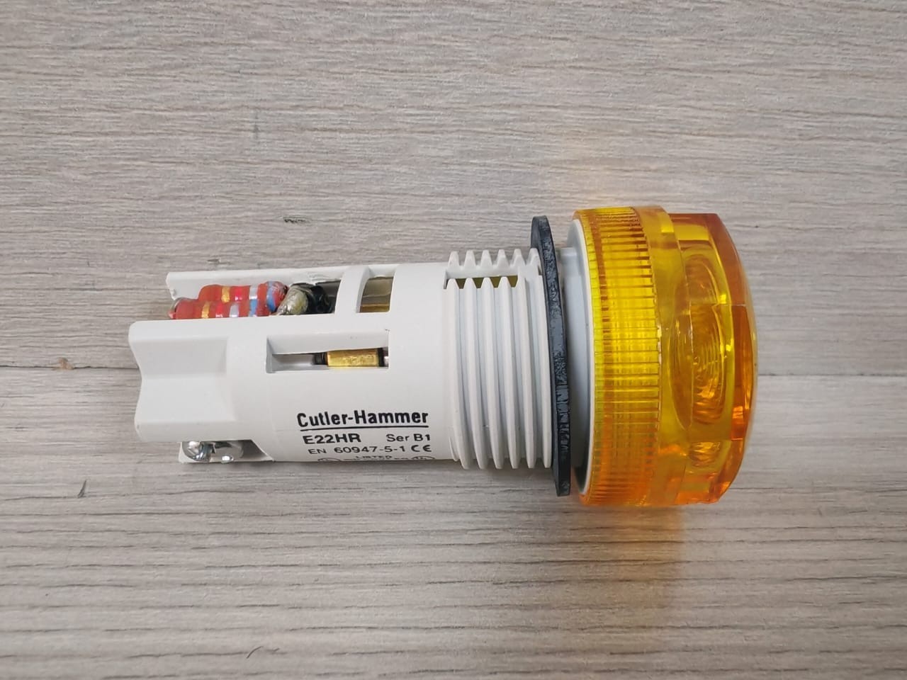 Eaton E22HRP4X8 Eaton Cutler-Hammer E22HRP4X8 Amber Monoblock Indicating Light Unit 4